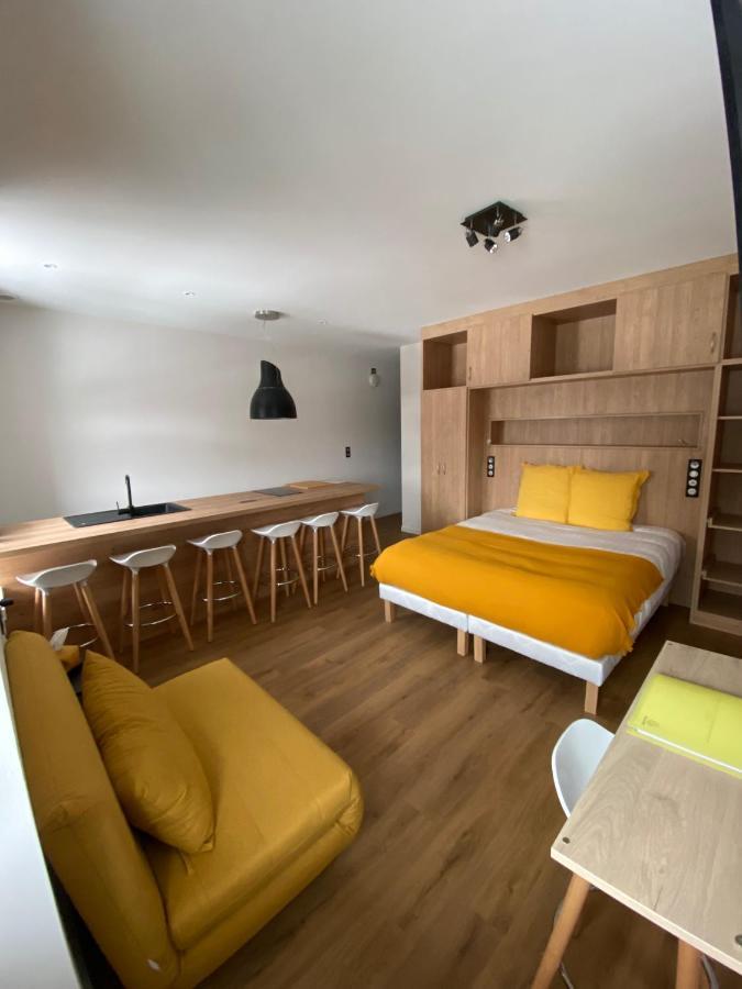 Hotel La Bonne Hotesse Шамбон-сюр-Лак Екстериор снимка